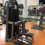 پشت پا ایستاده سیمکش آسمان فیتنس